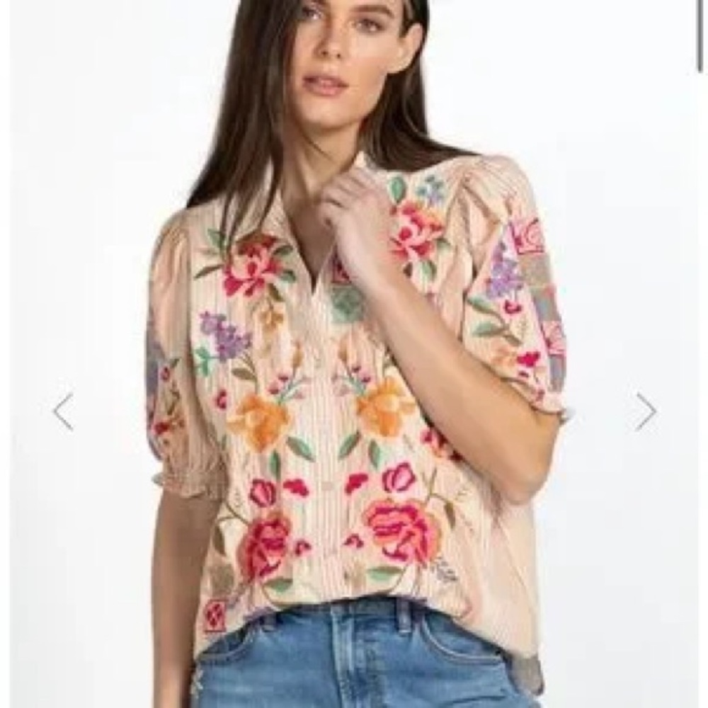 Johnny Was PETUNIA SMOCKED LISBON SHIRT. Size XL